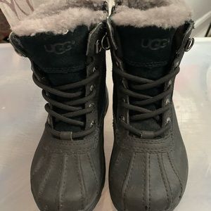Gently worn Ugg weather (Unisex Kids boot size 10)